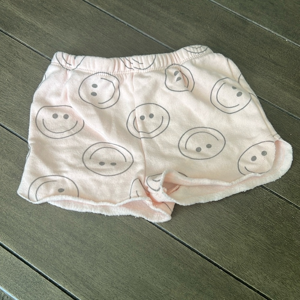 2T Grayson mini light pink smiley shorts